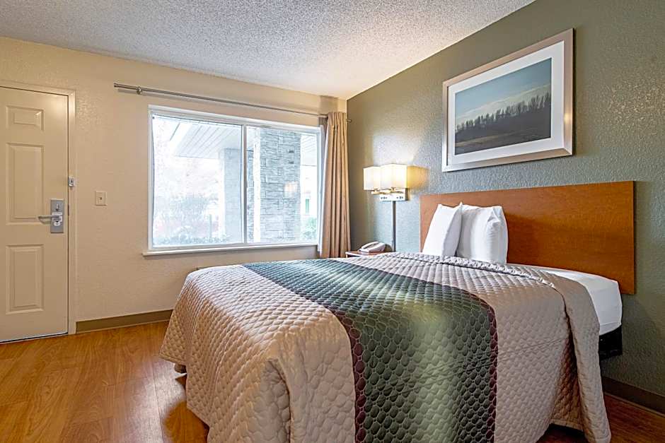 HomeTowne Studios Tacoma - Puyallup