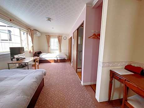 Triple Room with City View