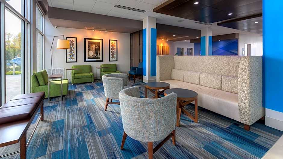 Holiday Inn Express & Suites Tulsa Midtown By IHG