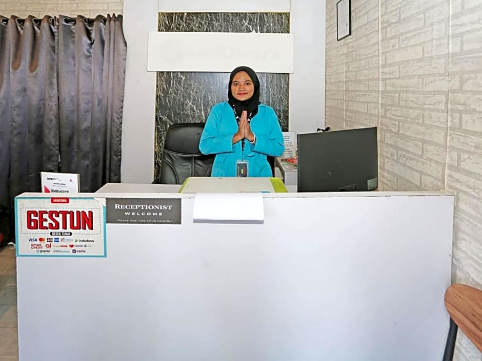 Apartemen Green Lake View Ciputat by Alfa Rooms