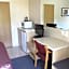 Alhambra Oaks Motor Lodge