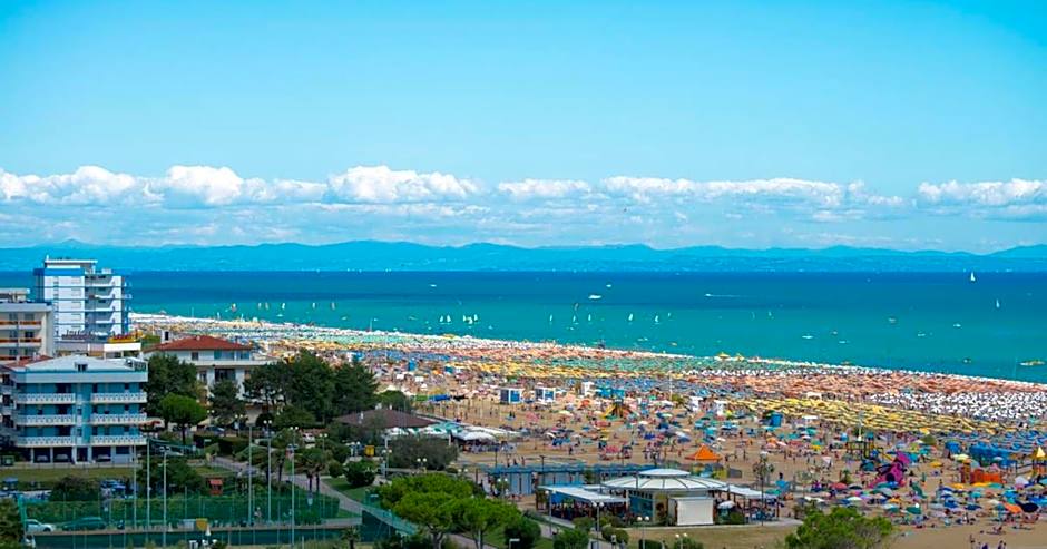 Lovely villa just 500m from the sea