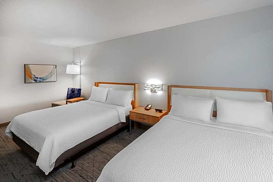 Photo 1 of 4 of Standard 2 Queen Beds