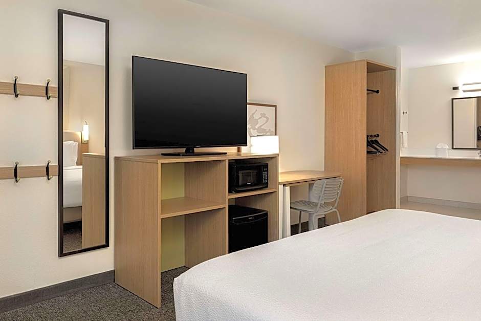 Spark by Hilton Santa Nella