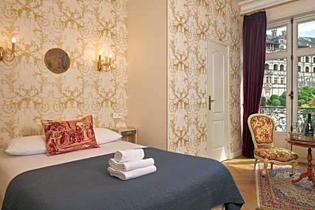 Deluxe Double Room with Castle View