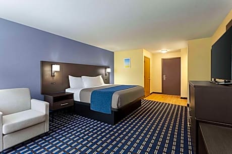 1 KING BED | MOB ACC RI SHWR STE NSMK  MICFRIDGE