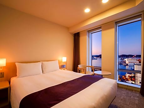 Standard Room with 1 double bed, Bay view-Non Smoking