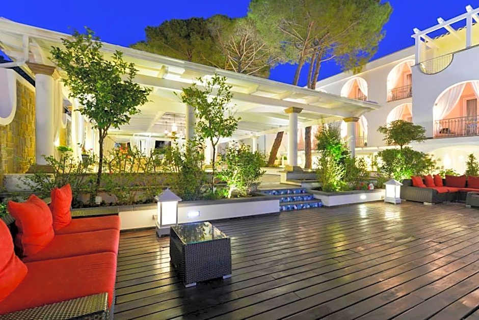 La Pineta Hotel Beach & Spa