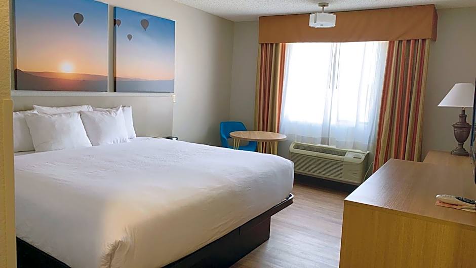 Days Inn by Wyndham Bernalillo
