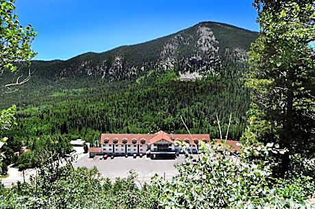 Monarch Mountain Lodge