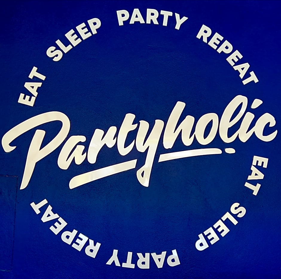 Hotel Partyholic