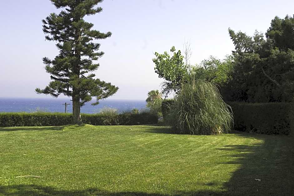 Kotzias Beach Apartments