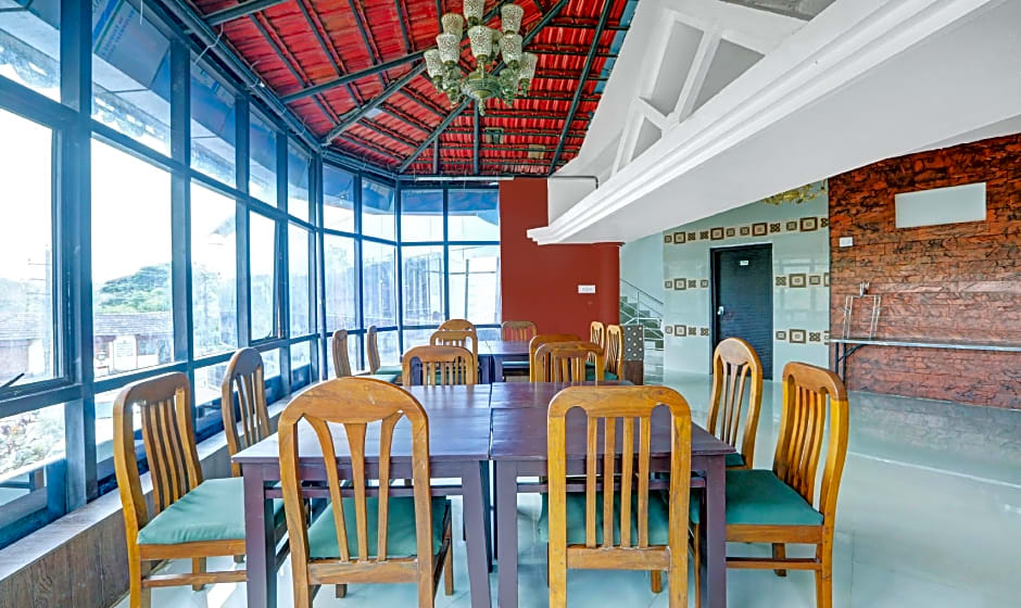 Itsy Hotels Regalia Grand, 500 Mtrs From Madikeri Fort