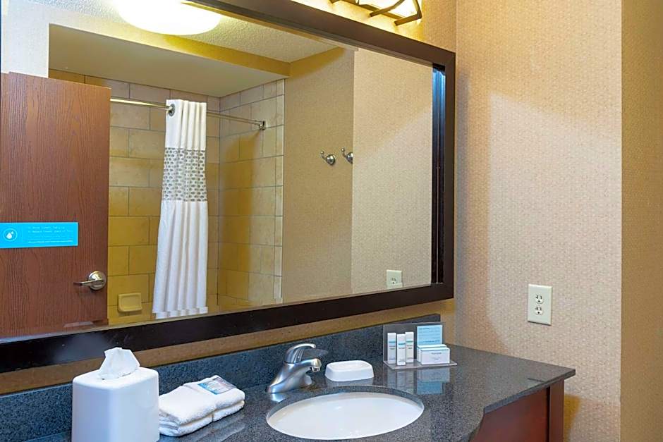 Hampton Inn By Hilton Warsaw