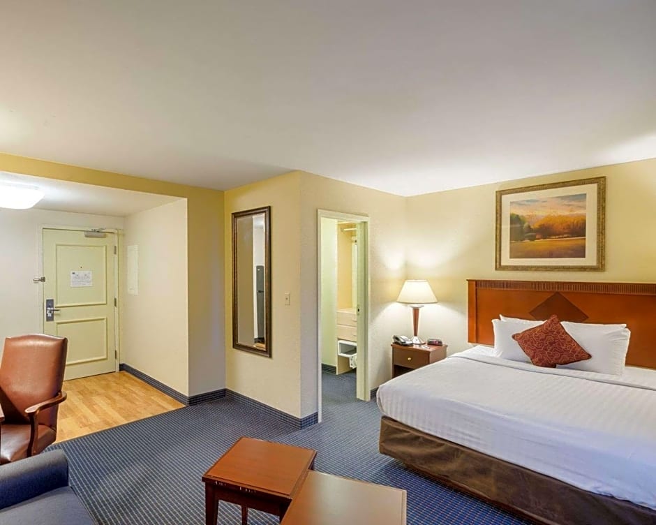 Mainstay Suites Dover