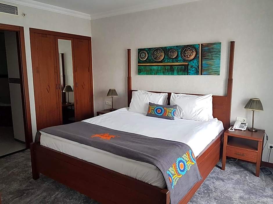 Midas Hotel