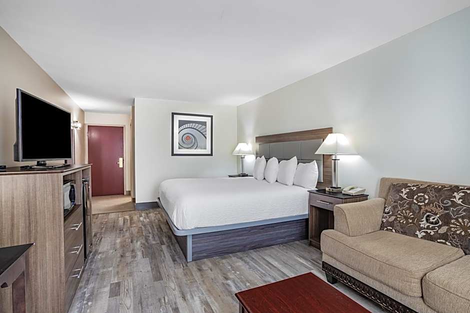 Ramada by Wyndham Hendersonville