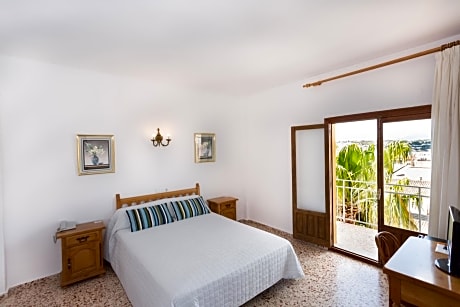 1 Double Bed or 2 Beds, Sea View