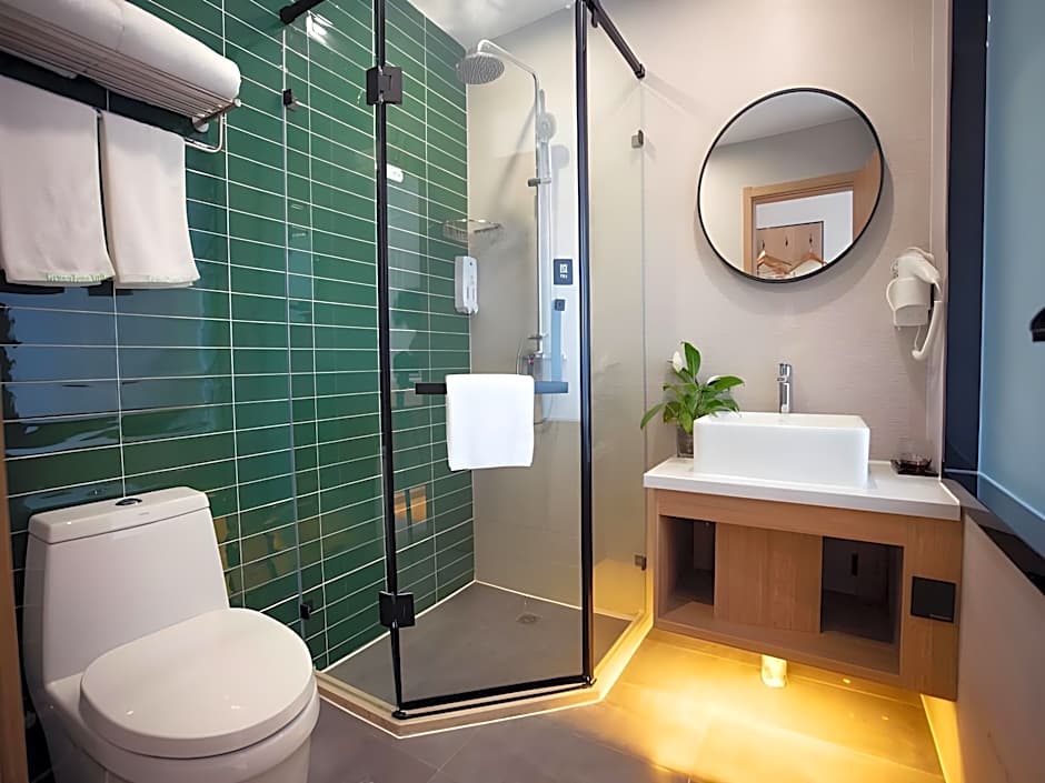 GreenTree Inn Express Shanghai Pudong Lingang New City Yunhan Road