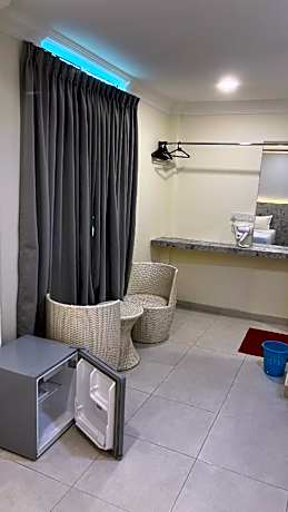 Family Room (2 Double Beds)