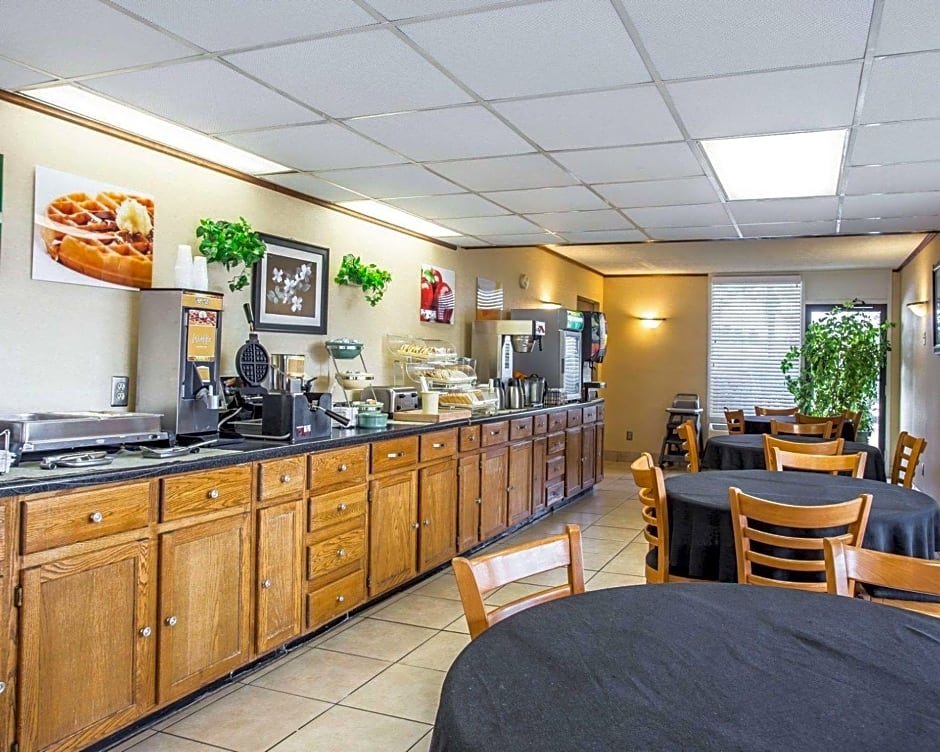 Quality Inn Manning I-95