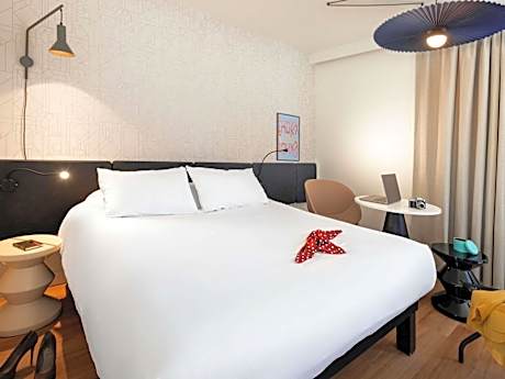 Superior Room with One Double Bed and Sofa Bed