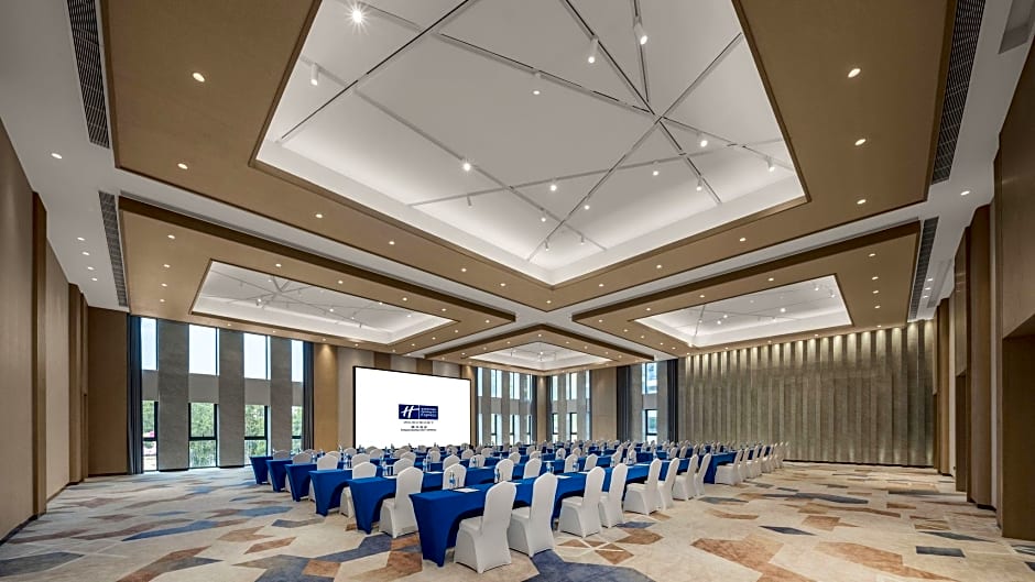 Holiday Inn Express Tengchong Hot Spring By IHG