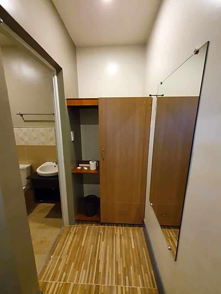 Felicidad Resto and Pension House