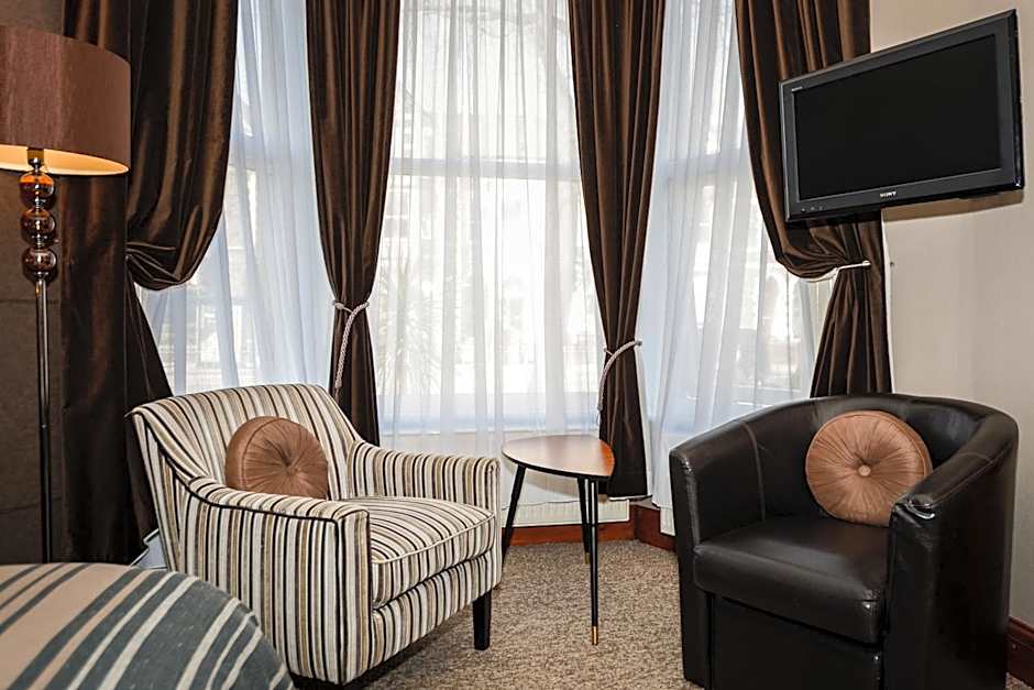 Tanes Hotel