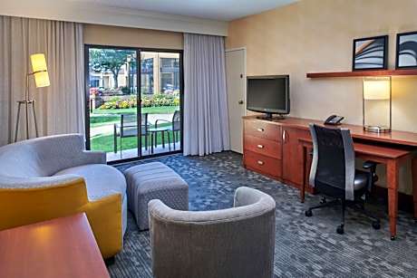King Suite with Courtyard View