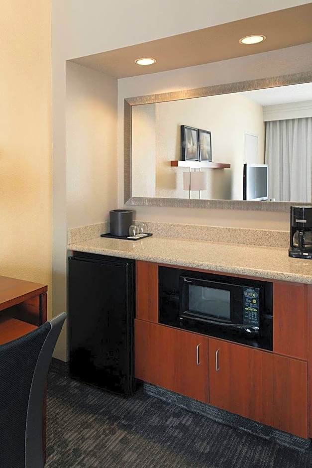 Courtyard by Marriott Denver Central Park