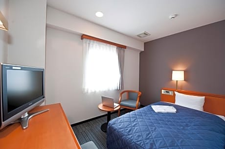 Single Room - Non-Smoking