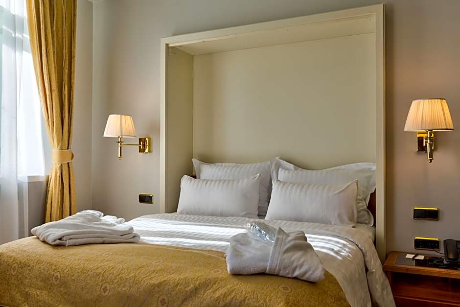 My City Hotel