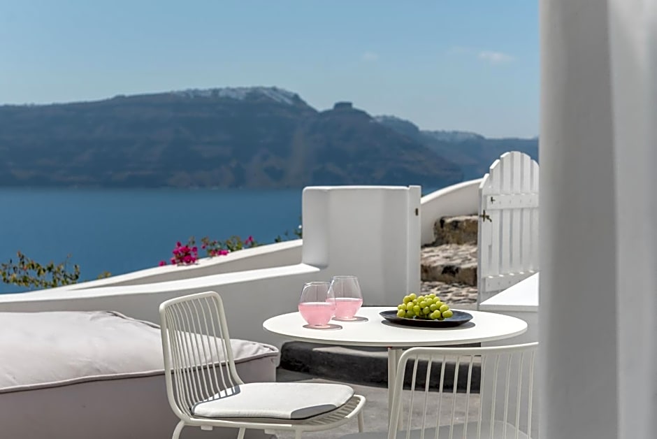 Chelidonia Luxury Suites