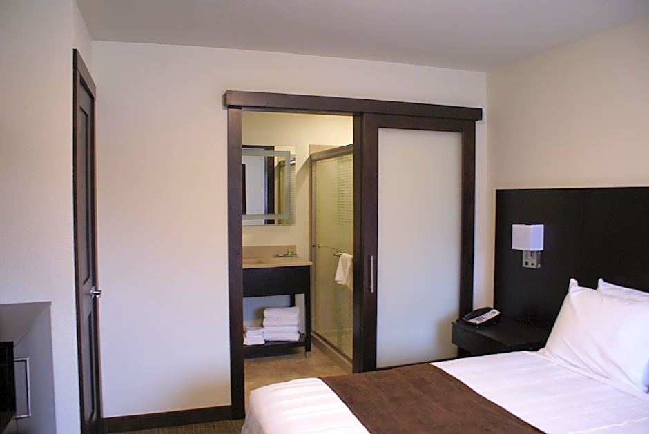 Boarders Inn & Suites by Cobblestone Hotels - Syracuse
