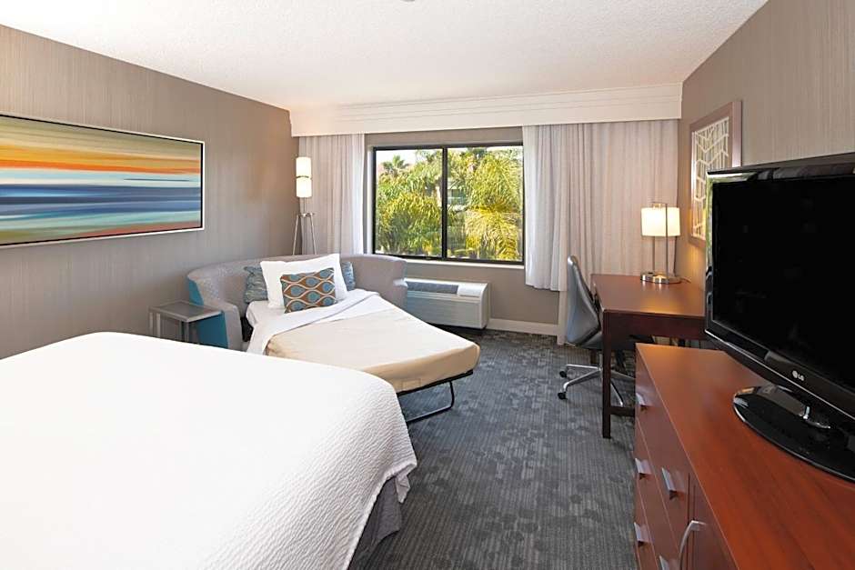 Courtyard by Marriott Oakland Airport