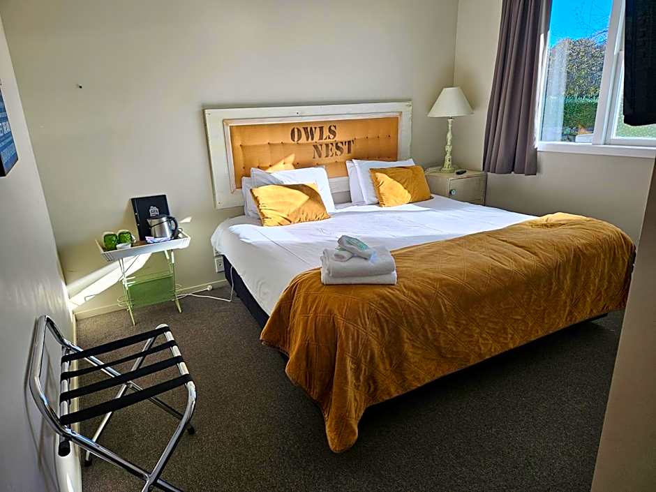 FatOwl Motel, Bar & Eatery