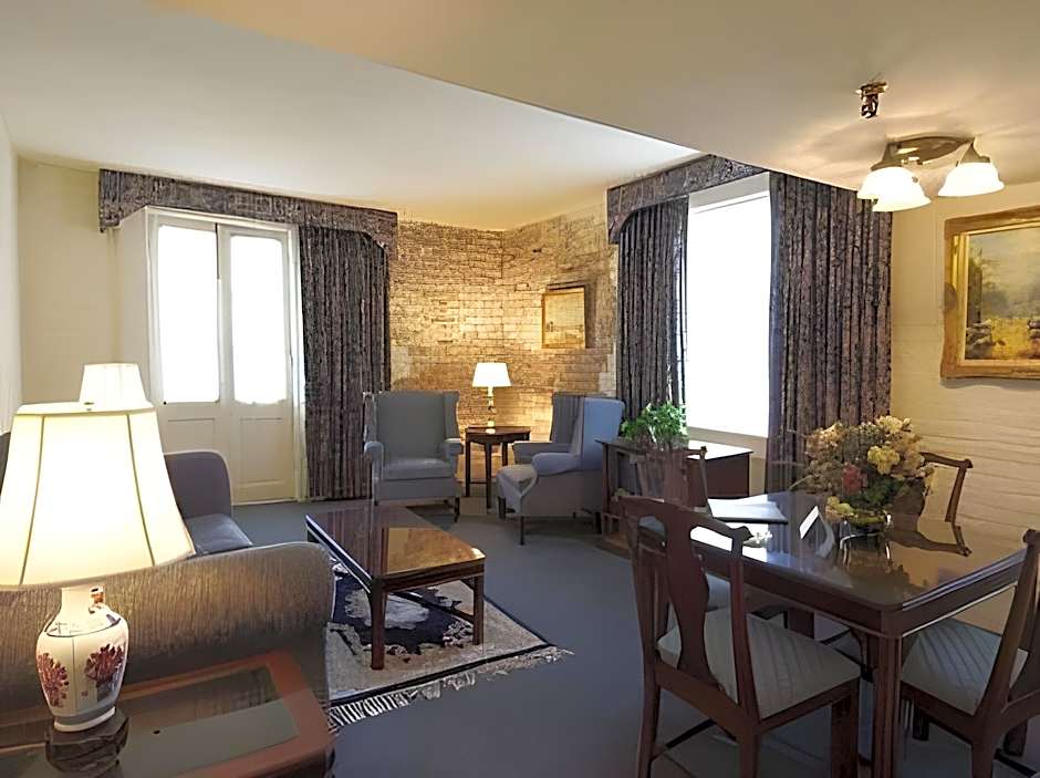 Le Richelieu Hotel