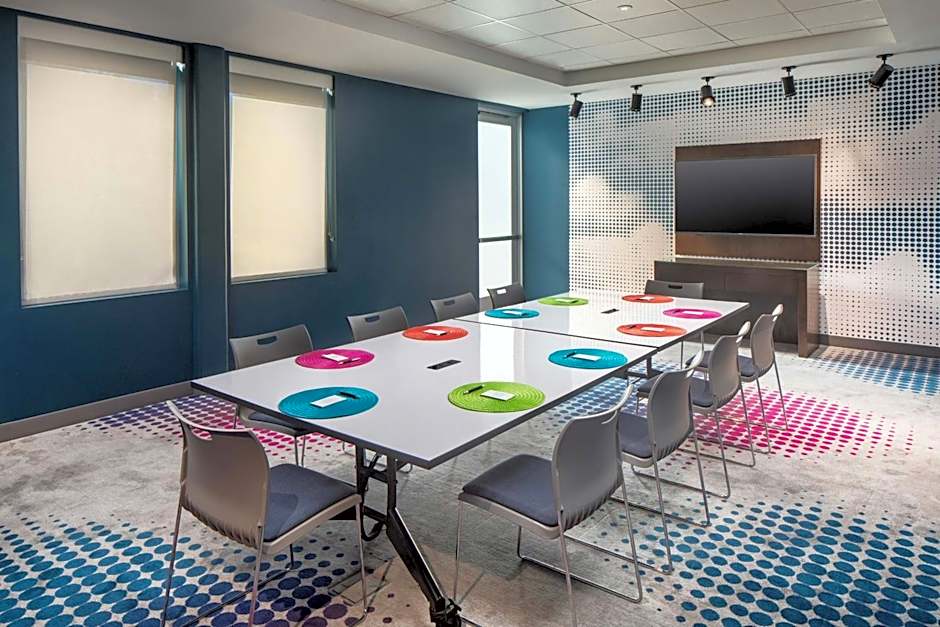 Aloft Tempe