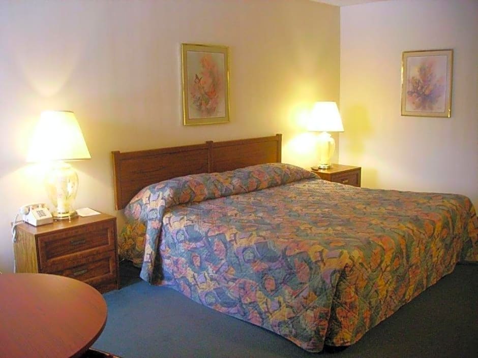 Red Carpet Inn Fanta Suites Hotel