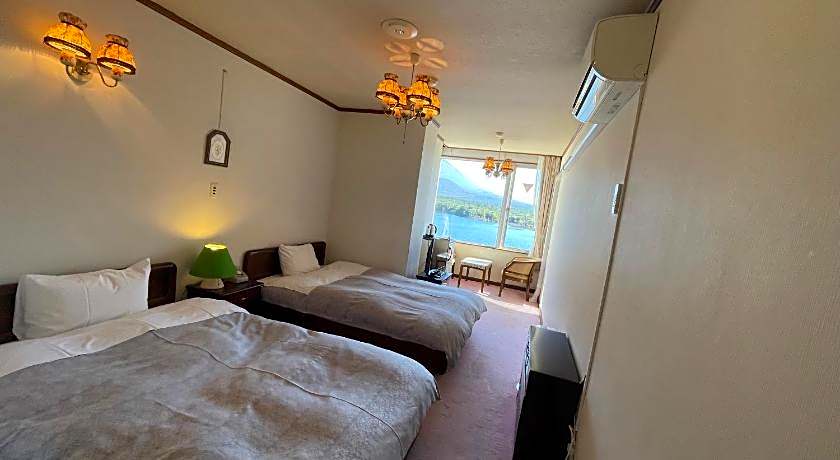 Shoji Lake Hotel