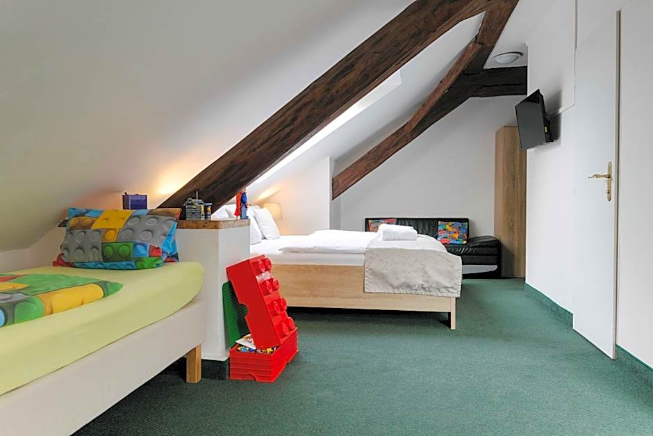 Hotel a Museum of Bricks