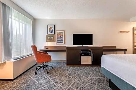 King Room with Sofa Bed - Hearing Access/Non-Smoking