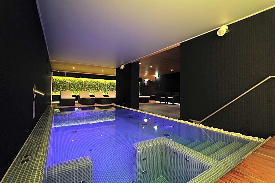 Hotel Zena Beauty & Shopping Center