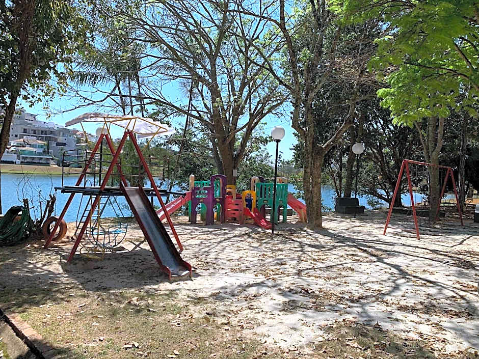Suíte com Vista para o Lago em Capitólio em Escarpas do Lago