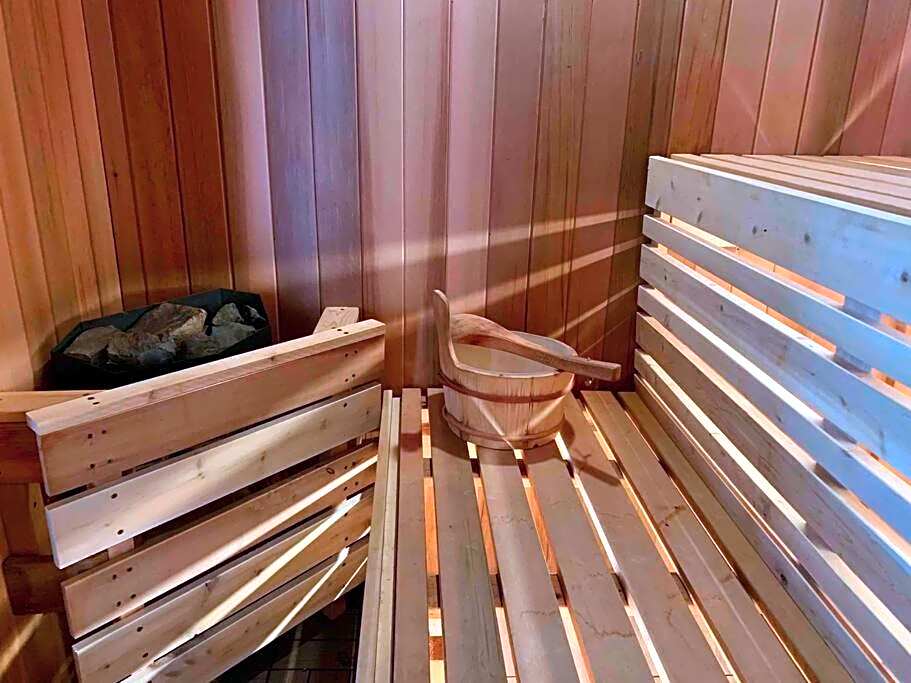 Ty-Llyn - Lakeside Spa Retreat