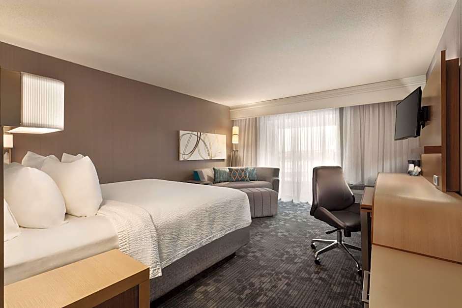 Courtyard by Marriott Topeka