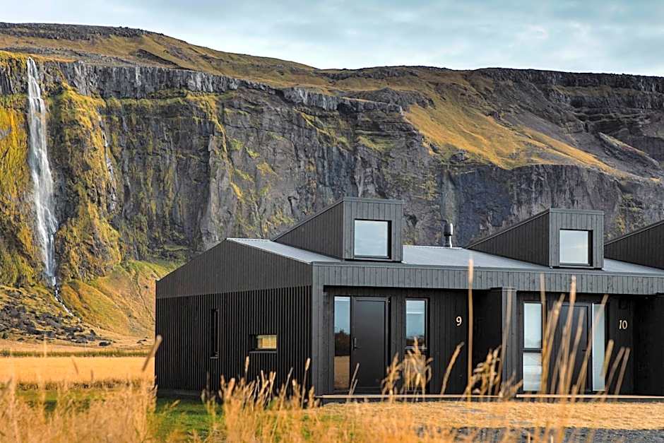 Seljalandsfoss Horizons