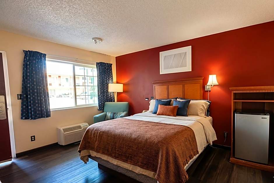Travelers Inn by OYO Longview Kelso