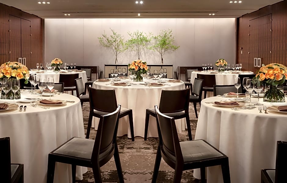 Four Seasons Hotel Tokyo At Marunouchi